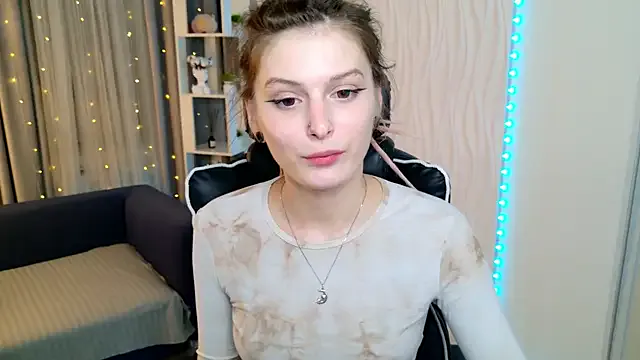 helenamoeller – webcam model profile photo Image 7