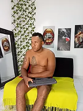 Runarunapi – webcam model profile photo Image 5