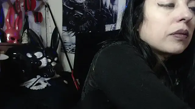 Runarunapi – webcam model profile photo Image 9