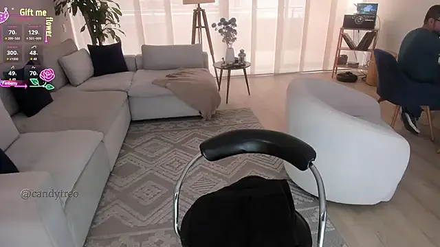 Minami_jjjj – webcam model profile photo Image 16