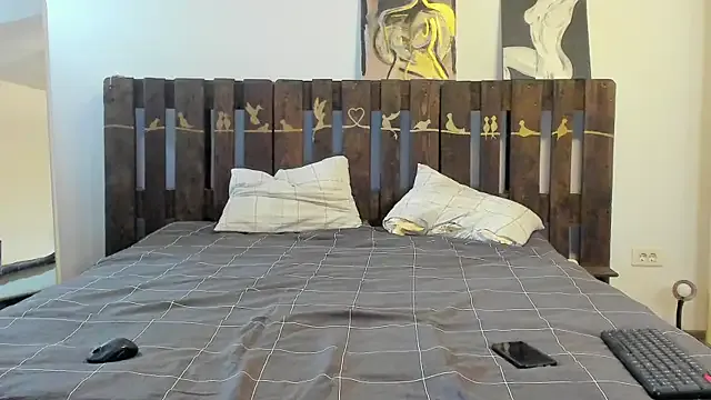 Runarunapi – webcam model profile photo Image 8