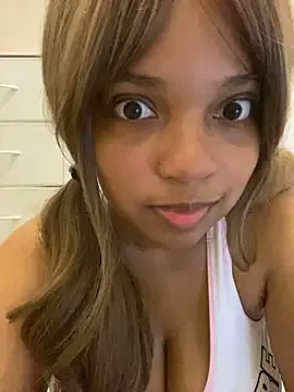 keirasworld – webcam model profile photo Image 5