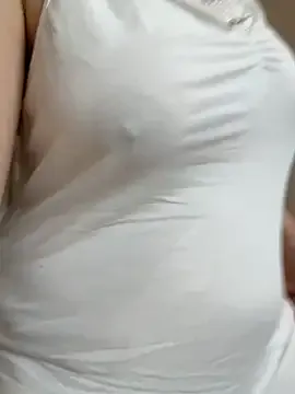 Wet__Bunny – webcam model profile photo Image 8