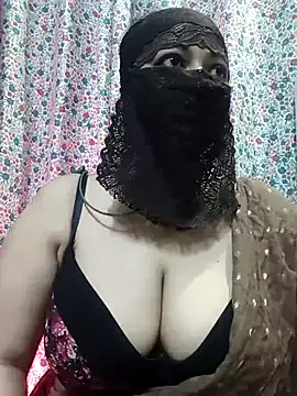 CurlyElisa – webcam model profile photo Image 2