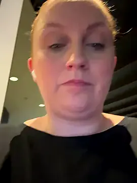 Runarunapi – webcam model profile photo Image 10