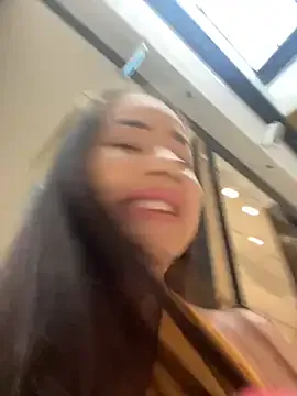 Runarunapi – webcam model profile photo Image 7