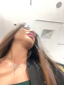 Runarunapi – webcam model profile photo Image 8