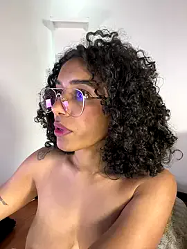 SEXBAEL – webcam model profile photo Image 3