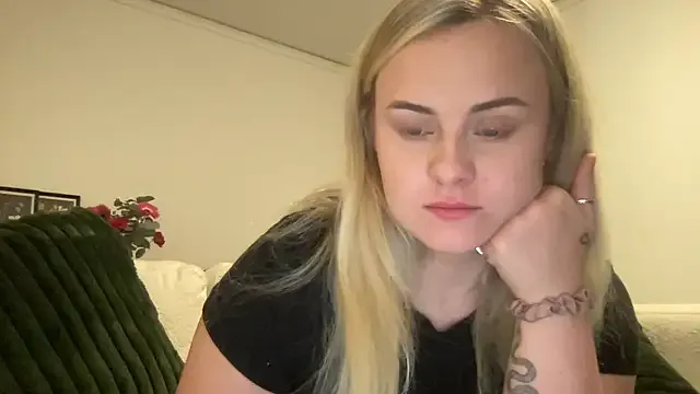 kittengirlxo – webcam model profile photo Image 10