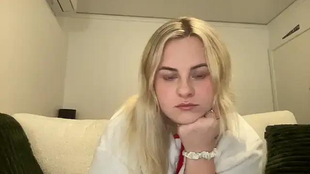 kittengirlxo – webcam model profile photo Image 5