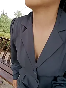 Lola_Hale – webcam model profile photo Image 3