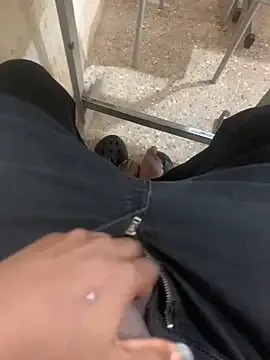 Yaya--728 – webcam model profile photo Image 8