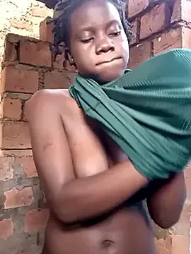 Runarunapi – webcam model profile photo Image 11