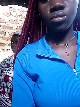 Runarunapi – webcam model profile photo Image 3