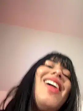 Kiki_hammyy – webcam model profile photo Image 5