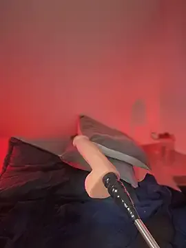 Kiki_hammyy – webcam model profile photo Image 6