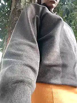 Runarunapi – webcam model profile photo Image 12