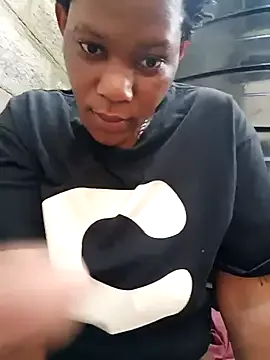 Runarunapi – webcam model profile photo Image 3