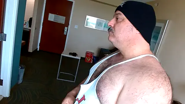 _2strangers – webcam model profile photo Image 2