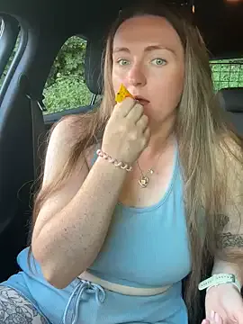 Minami_jjjj – webcam model profile photo Image 7