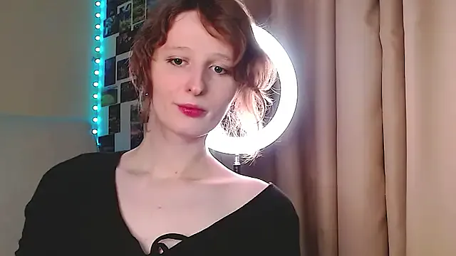 _Alice_1 – webcam model profile photo Image 19