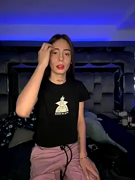 lavetax – webcam model profile photo Image 3