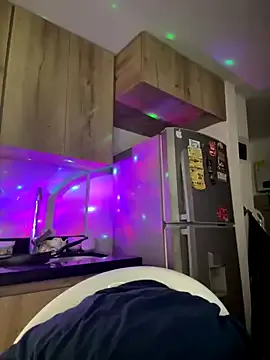 lavetax – webcam model profile photo Image 8