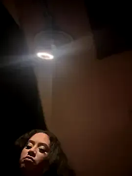 aviebby – webcam model profile photo Image 15