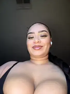 aviebby – webcam model profile photo Image 6