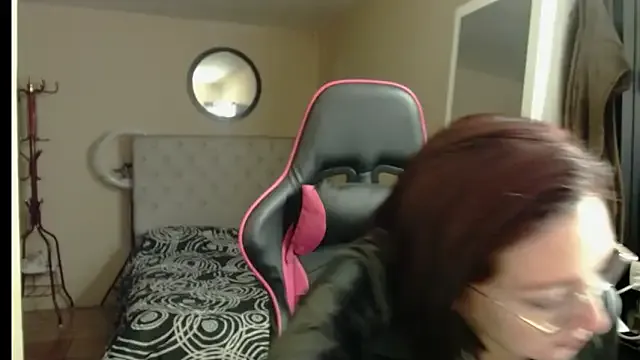 winter11 – webcam model profile photo Image 4