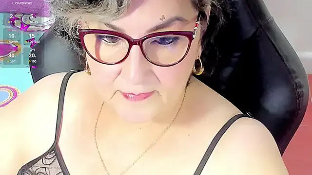 Runarunapi – webcam model profile photo Image 8