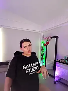 JadeyKhada – webcam model profile photo Image 10