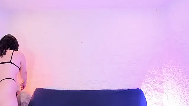 JadeyKhada – webcam model profile photo Image 4