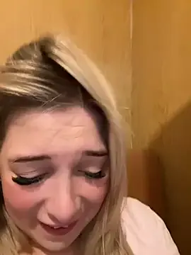 cutieeeeva – webcam model profile photo Image 2