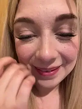 cutieeeeva – webcam model profile photo Image 8