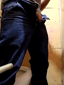 travonidas – webcam model profile photo Image 12