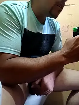 travonidas – webcam model profile photo Image 16