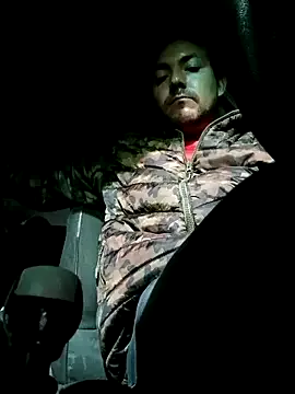 travonidas – webcam model profile photo Image 4