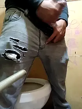 travonidas – webcam model profile photo Image 6