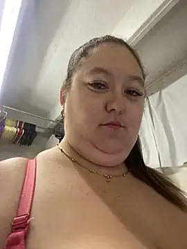 Runarunapi – webcam model profile photo Image 6