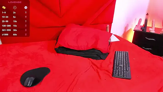 space_boys18 – webcam model profile photo Image 14