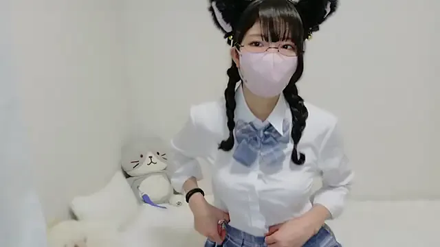 Yui-Ch – webcam model profile photo Image 4