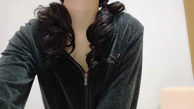 Yui-Ch – webcam model profile photo Image 9