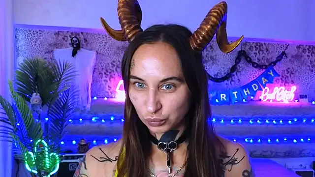 Runarunapi – webcam model profile photo Image 12