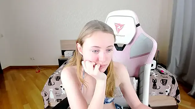 Runarunapi – webcam model profile photo Image 11