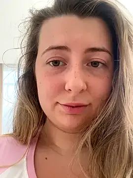 Hanna_18_cute – webcam model profile photo Image 14