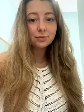 Hanna_18_cute – webcam model profile photo Image 16