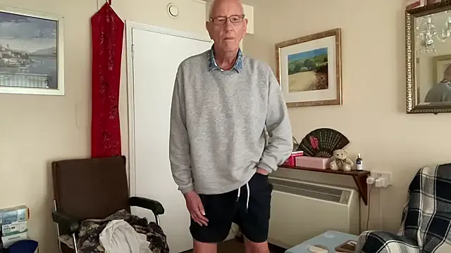 aviebby – webcam model profile photo Image 16