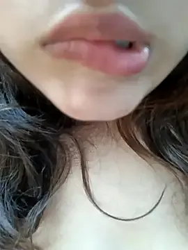 RebeccaSquirtsXXX – webcam model profile photo Image 9