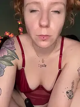 emyii – webcam model profile photo Image 4